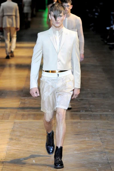 Look 5